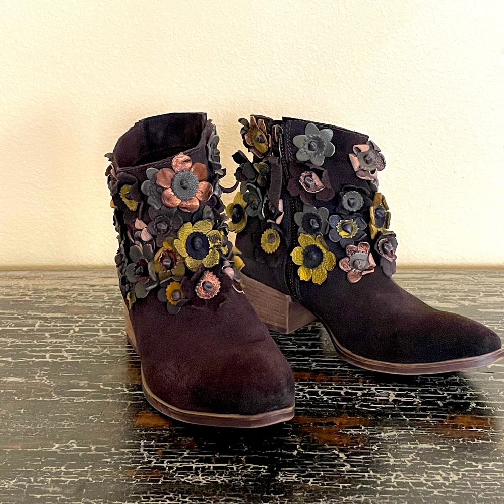 SHERIDAN MIA Sunflower Brown Suede Distressed Block Heel Boots Size 37/6.5 - Picture 3 of 16